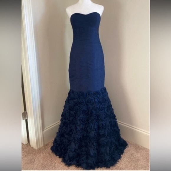 JS Collections Dresses & Skirts - JS COLLECTIONS LACE ONLINE MERMAID GOWN size 2 navy blue